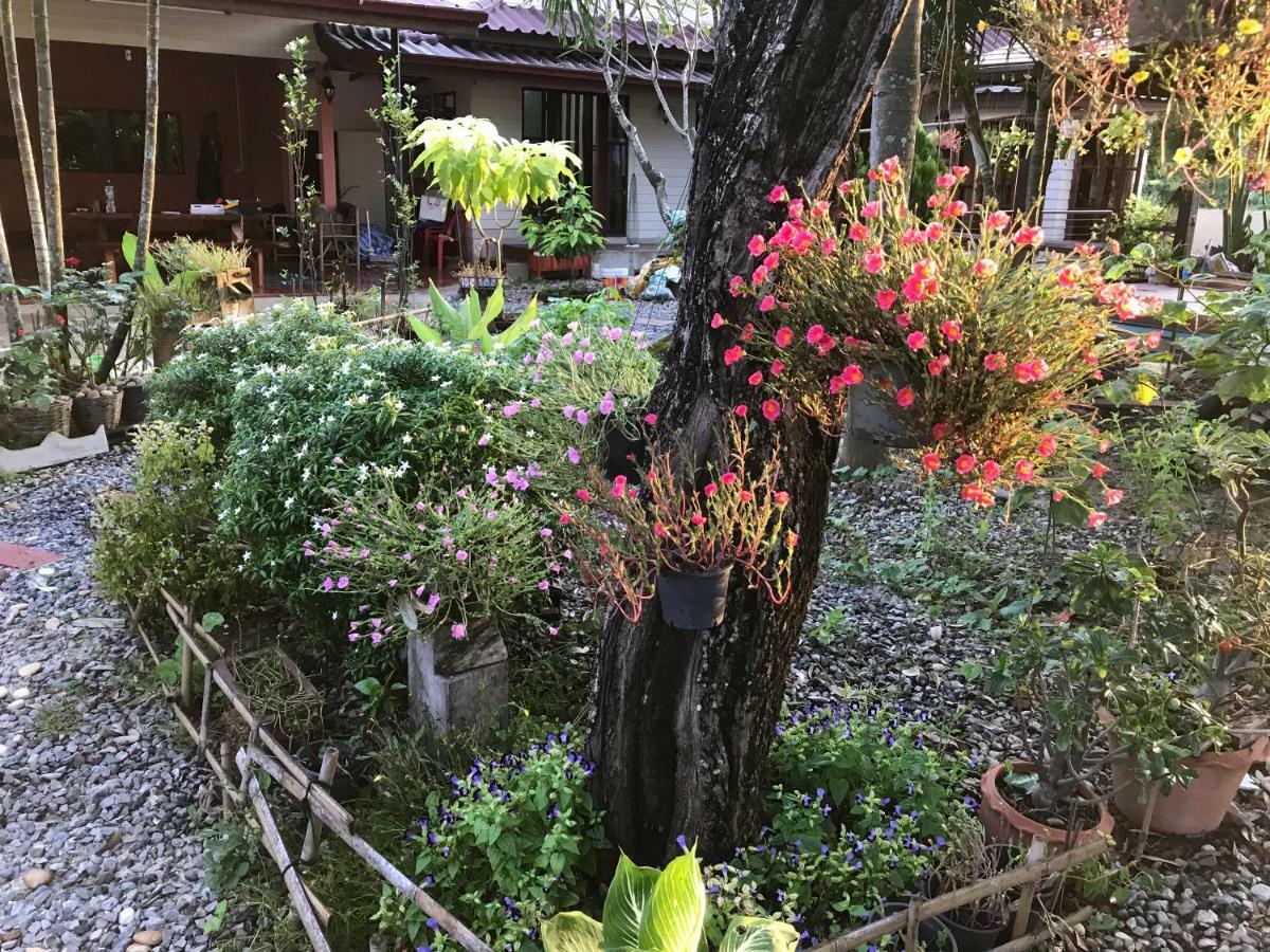 Grandma'S House Apartman Nakhonnajok Kültér fotó